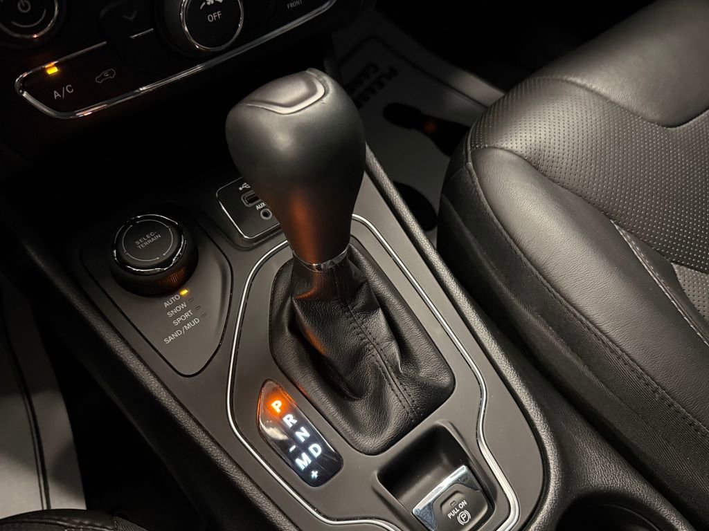 Used 2021 Jeep Cherokee Latitude Lux AWD/4WD image 18