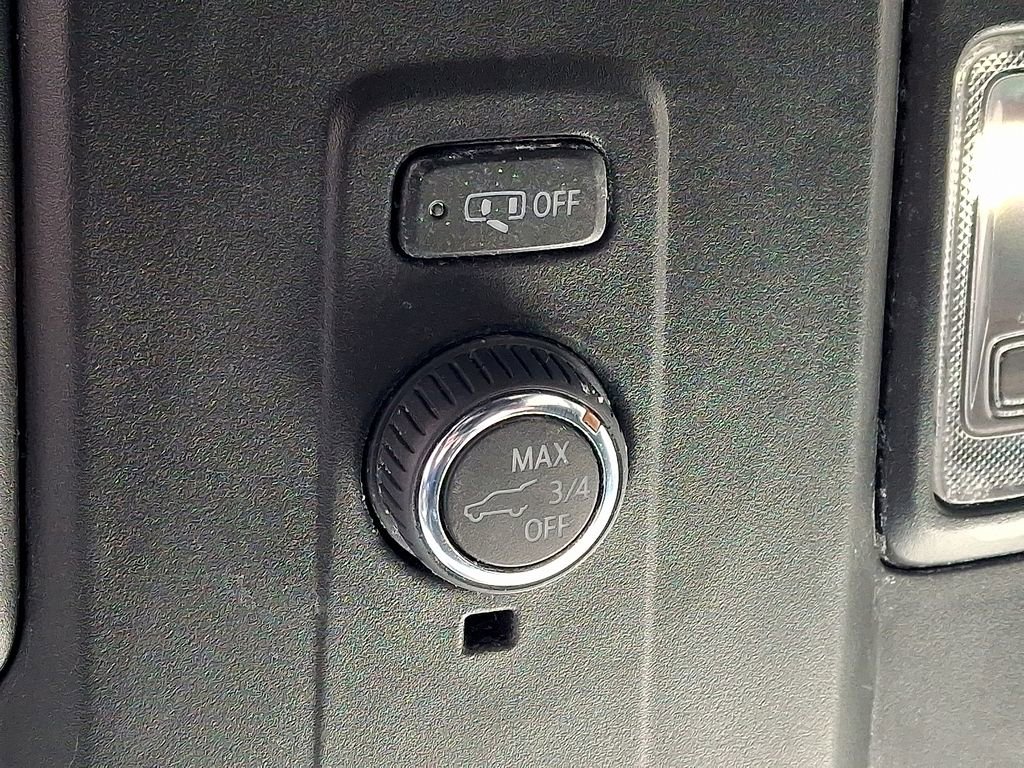 Used 2023 GMC Yukon SLT image 24