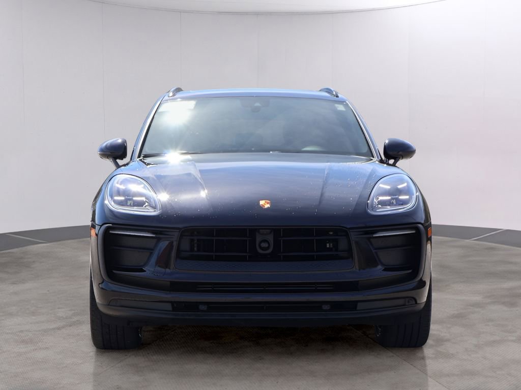 Certified 2023 Porsche Macan image 12