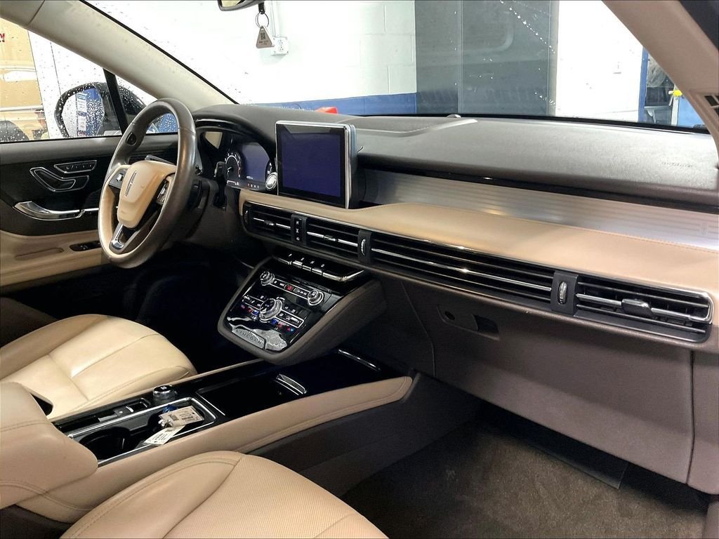 Used 2020 Lincoln Corsair AWD w/ Equipment Group 101A image 14