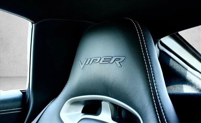Used 2014 SRT Viper GTS w/ GTS Laguna Interior Package RWD image 22