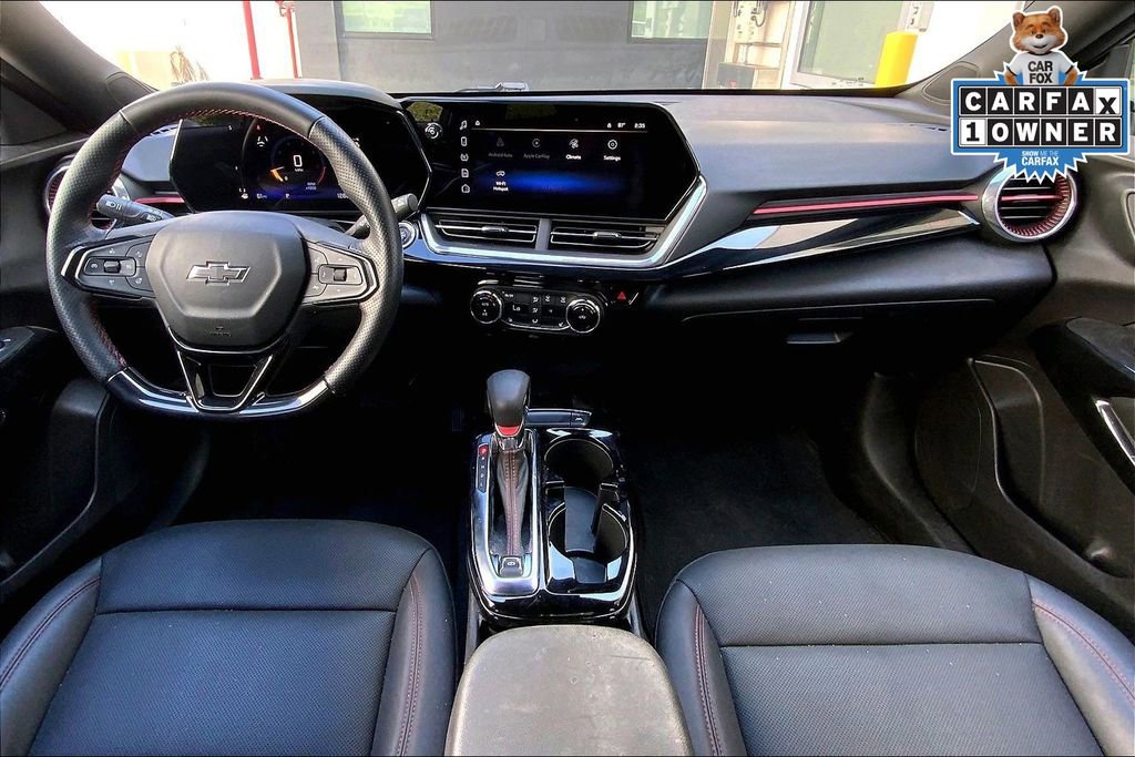 Used 2024 Chevrolet Trax RS w/ Sunroof Package FWD image 14