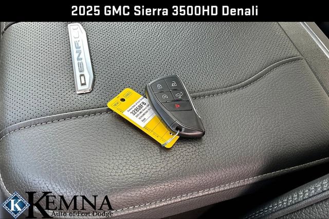 Used 2025 GMC Sierra 3500 Denali w/ Denali Reserve Package AWD/4WD image 43