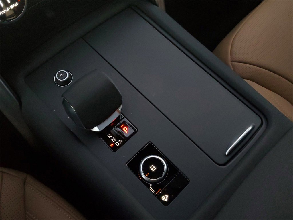 New 2026 Land Rover Discovery Limited Edition image 26