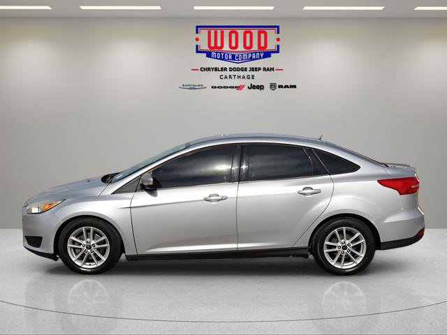 Used 2016 Ford Focus SE w/ SE Power Seat Package image 6