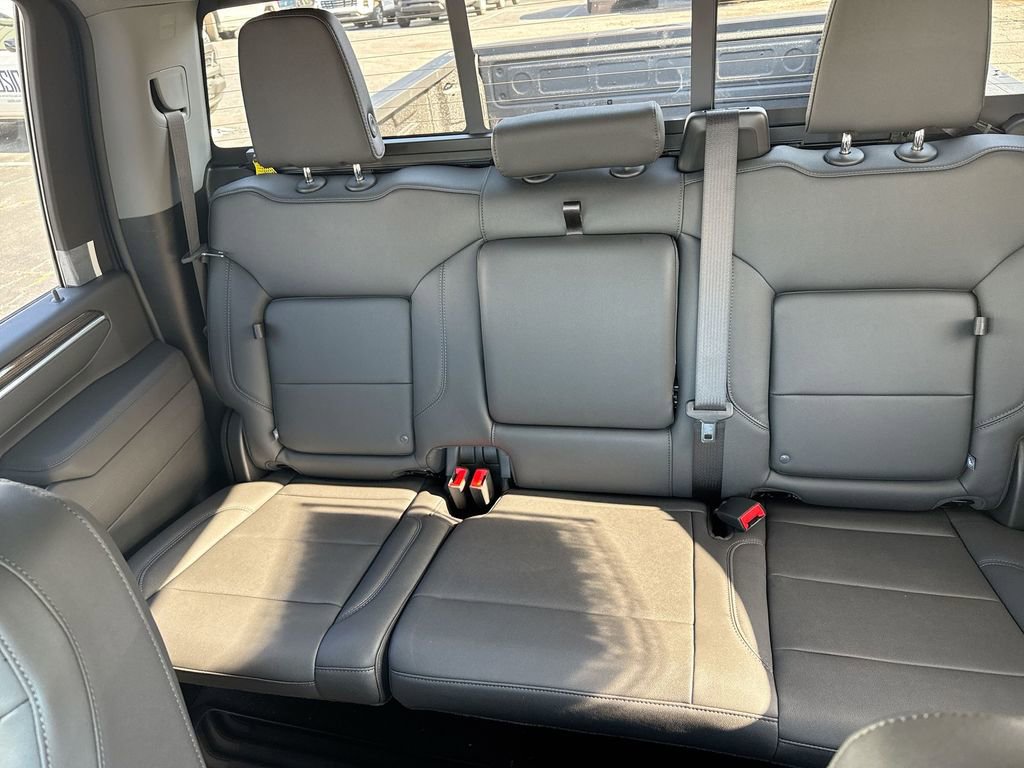 New 2026 Chevrolet Silverado 2500 LT w/ Z71 Chrome Sport Edition image 29