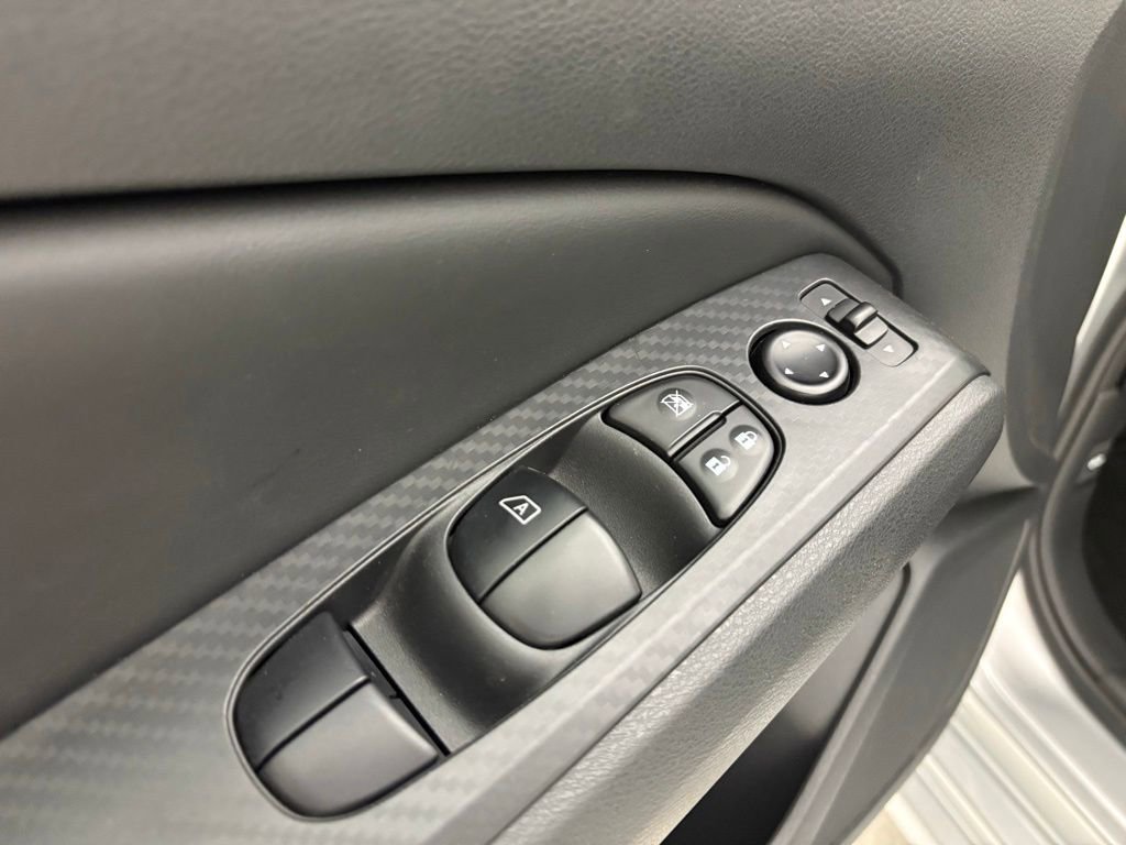 Used 2025 Nissan Altima 2.5 SV FWD image 22