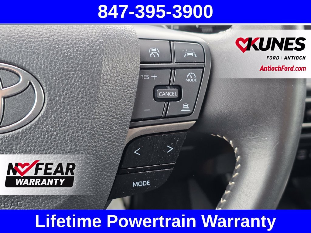 Used 2025 Toyota Camry SE FWD image 43