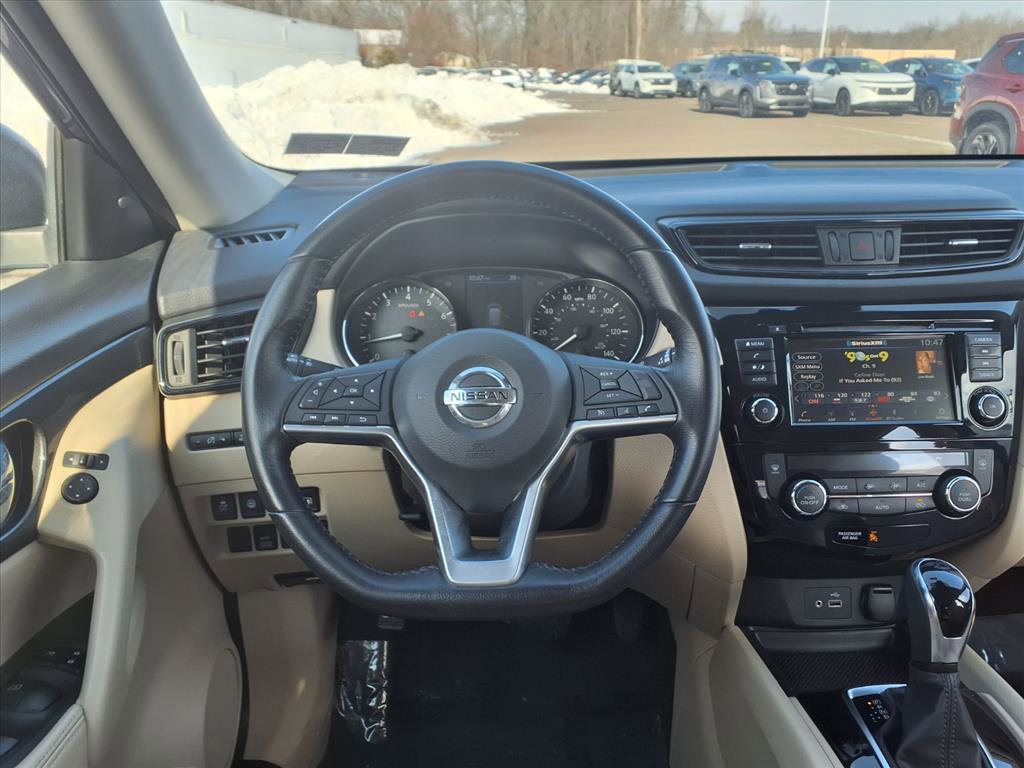 Used 2019 Nissan Rogue SV image 15