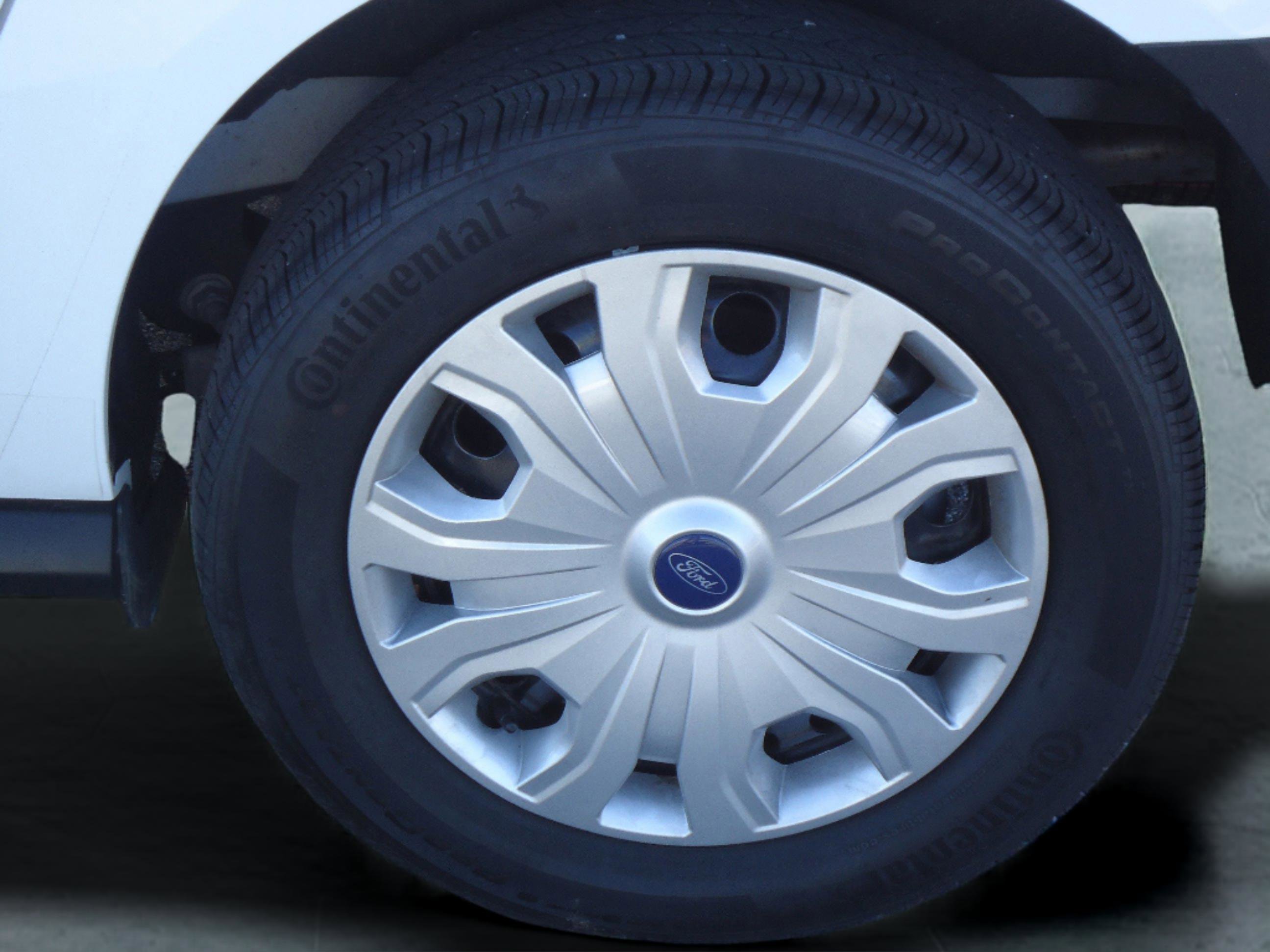 Used 2023 Ford Transit Connect XL image 9