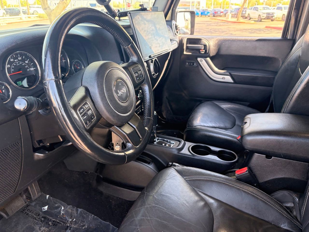 Used 2015 Jeep Wrangler Unlimited Sahara w/ Connectivity Group AWD/4WD image 16