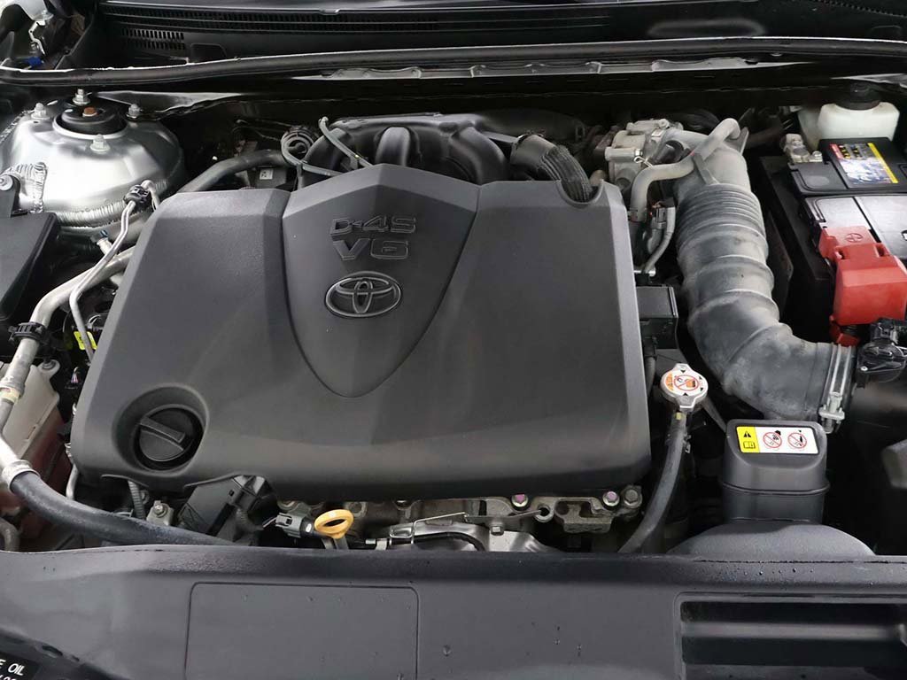 Used 2019 Toyota Avalon Limited image 25