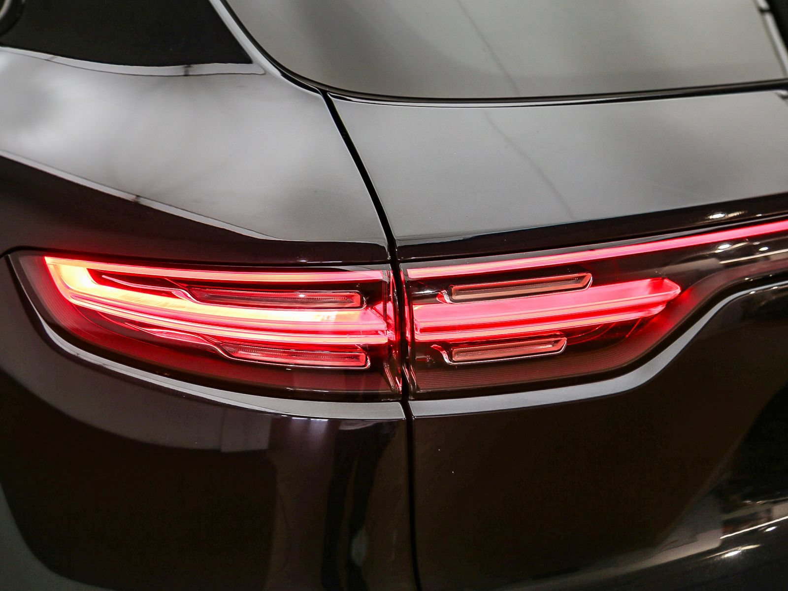 Certified 2020 Porsche Cayenne Turbo AWD/4WD image 15