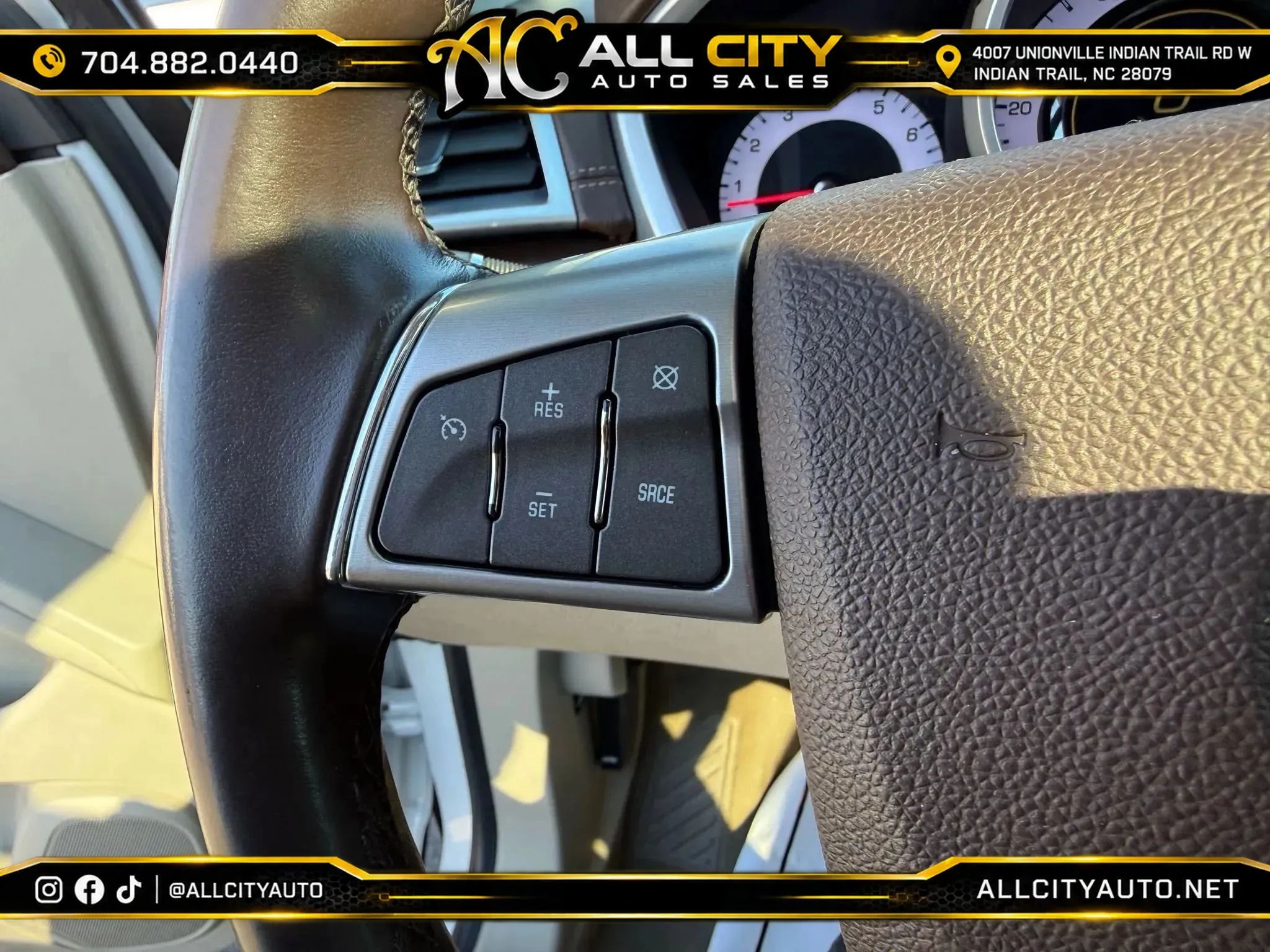 Used 2010 Cadillac SRX Premium FWD image 21
