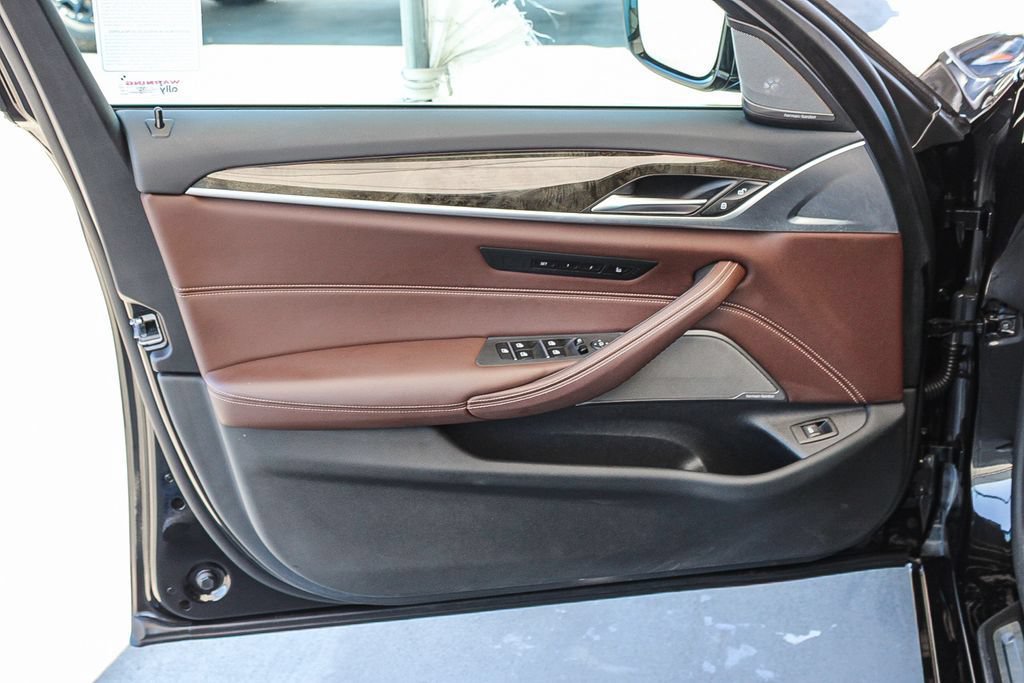 Used 2021 BMW 540i w/ Premium Package RWD image 22