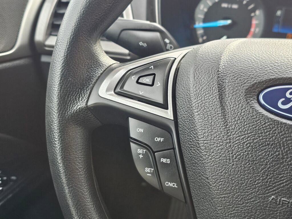 Used 2018 Ford Fusion SE FWD image 22