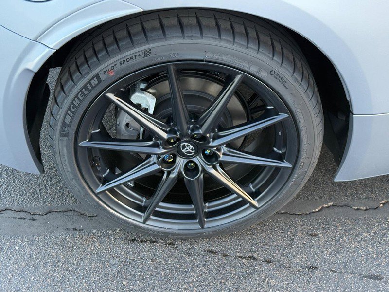 New 2025 Toyota GR86 Premium image 5