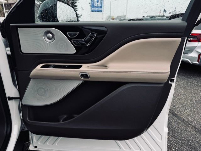Used 2022 Lincoln Aviator Reserve w/ Equipment Group 201A image 18