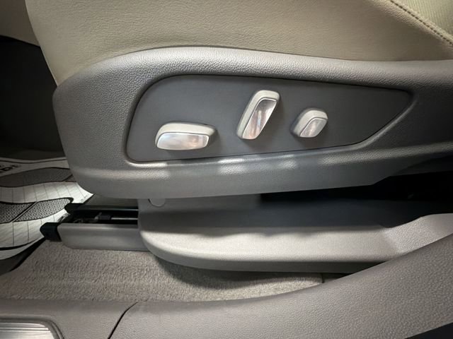 Certified 2023 Cadillac XT5 Premium Luxury AWD/4WD image 12