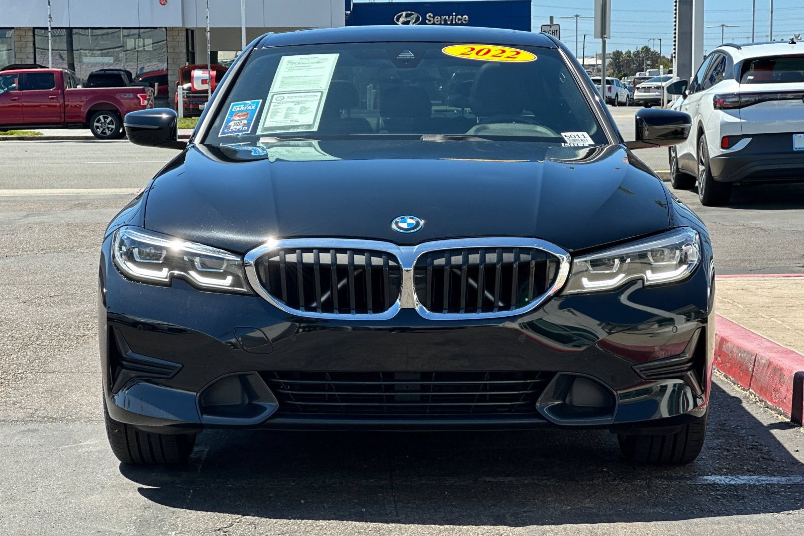 Used 2022 BMW 330e w/ Convenience Package RWD image 9