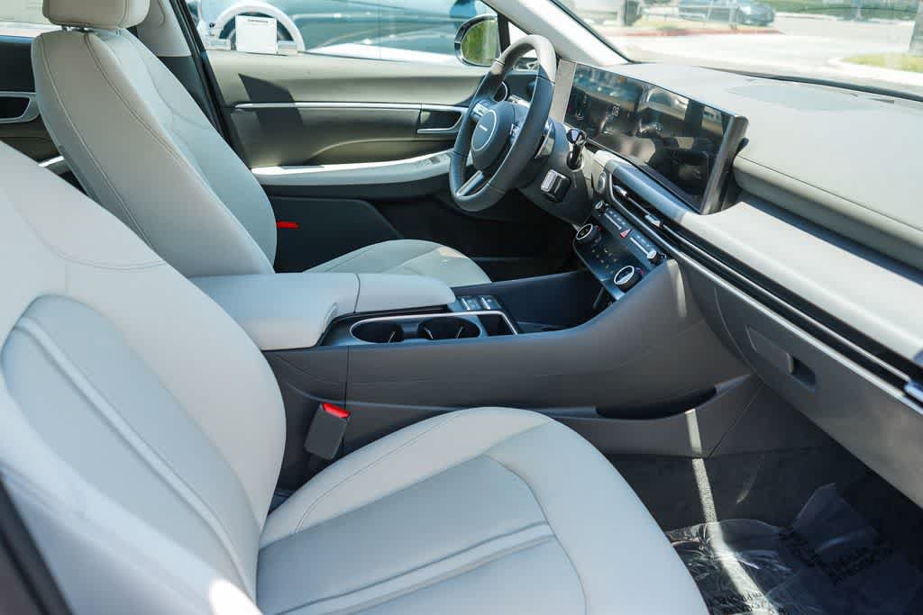 New 2026 Hyundai Sonata SEL FWD image 16