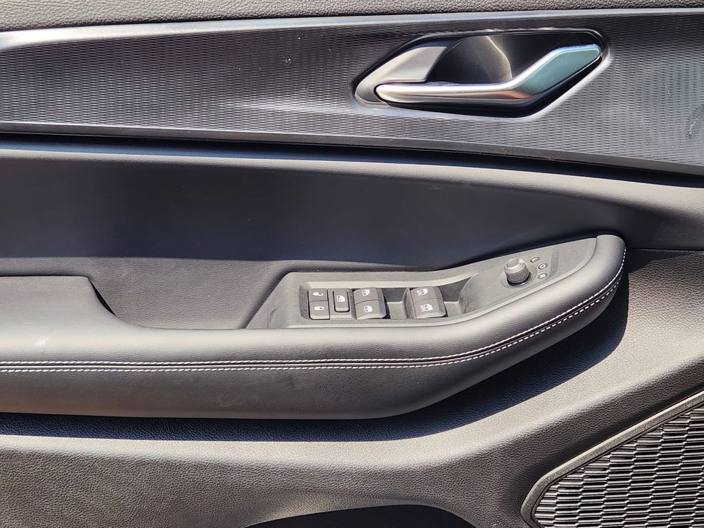 New 2025 Jeep Grand Cherokee L Laredo image 16