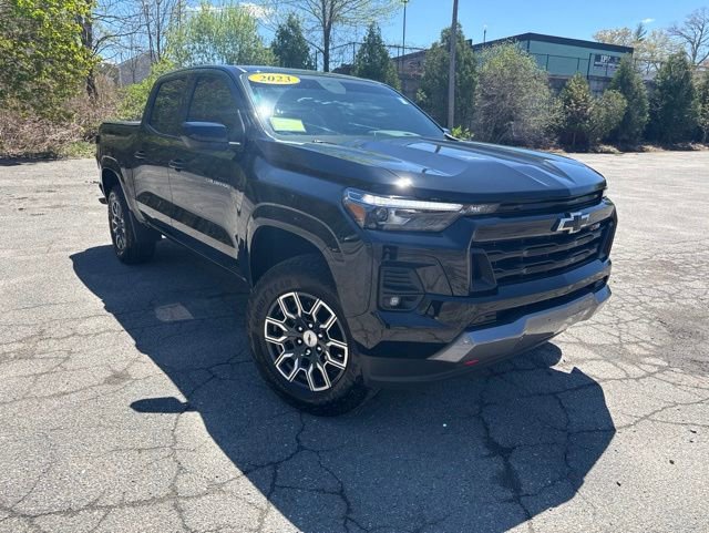 Used 2023 Chevrolet Colorado Z71 w/ Z71 Convenience Package 2