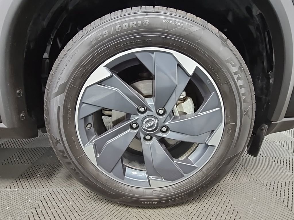 Used 2024 Nissan Rogue SV image 42
