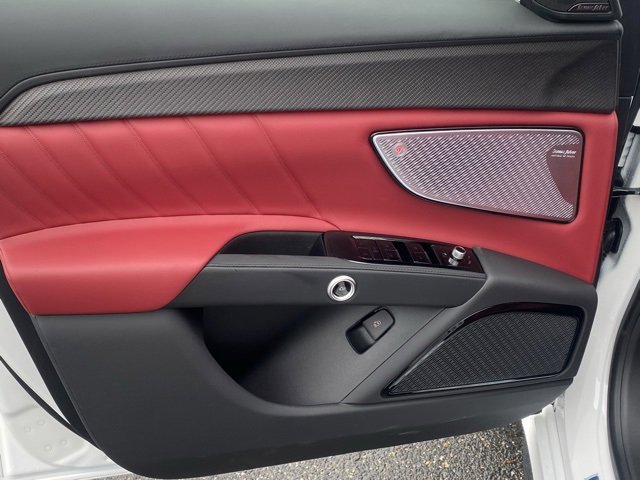 New 2025 Maserati Grecale Trofeo image 17