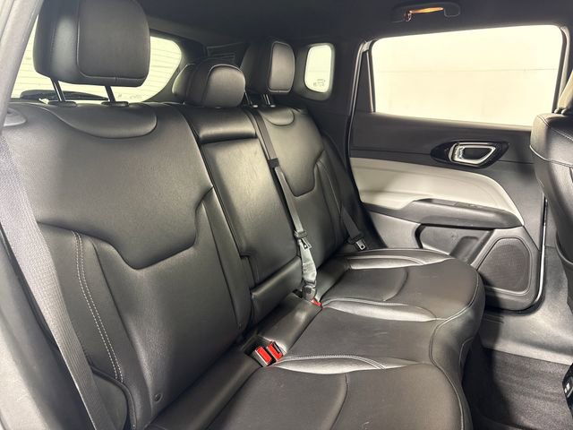 Used 2025 Jeep Compass Limited image 15