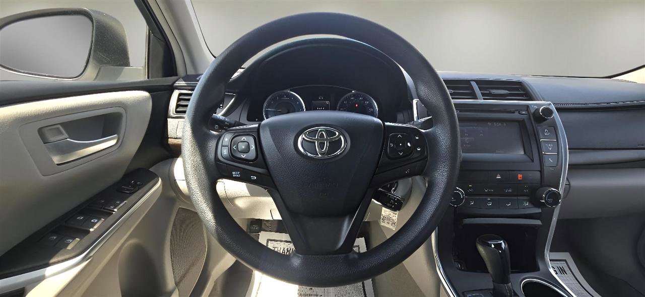 Used 2016 Toyota Camry LE FWD image 11