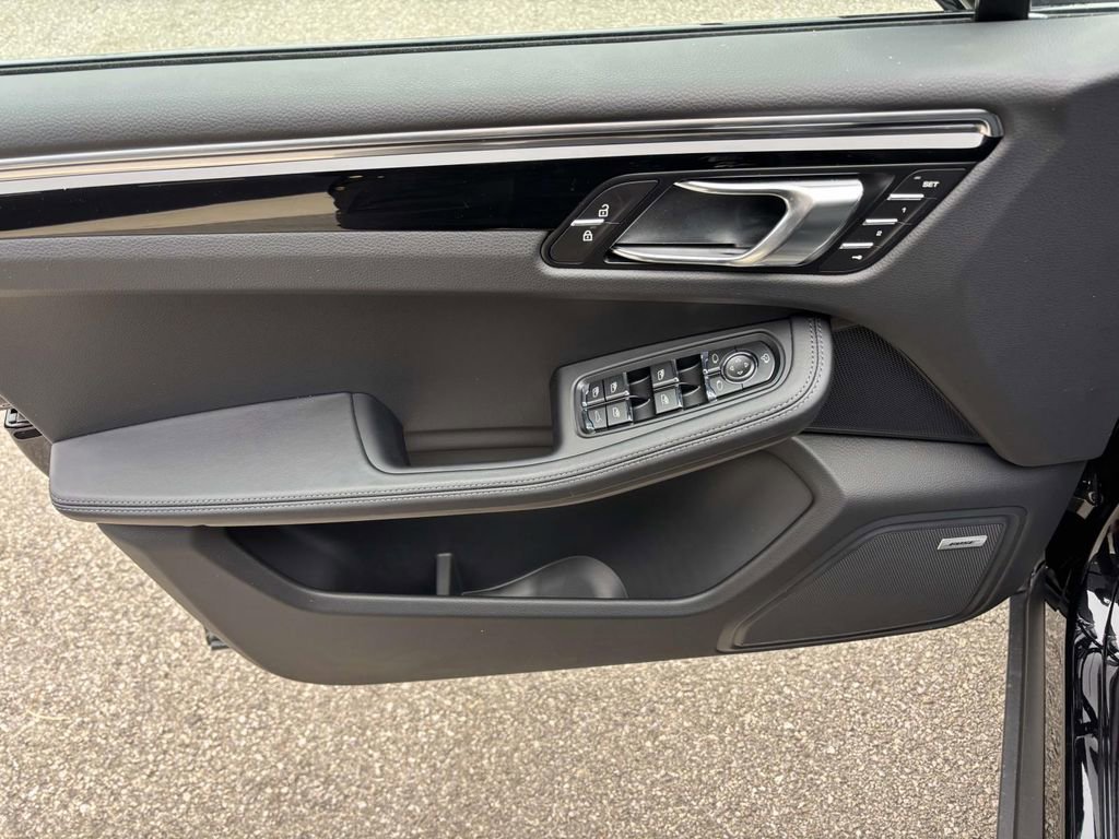 New 2026 Porsche Macan S image 23