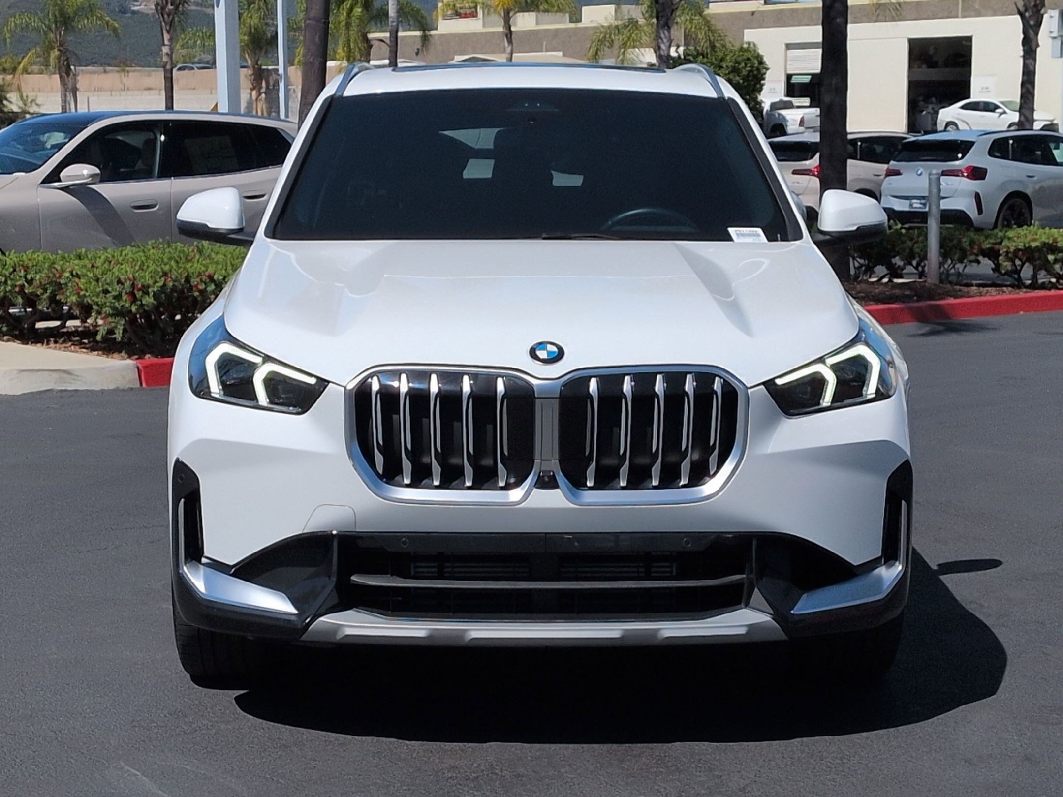 Used 2025 BMW X1 xDrive28i w/ Technology Package AWD/4WD image 3