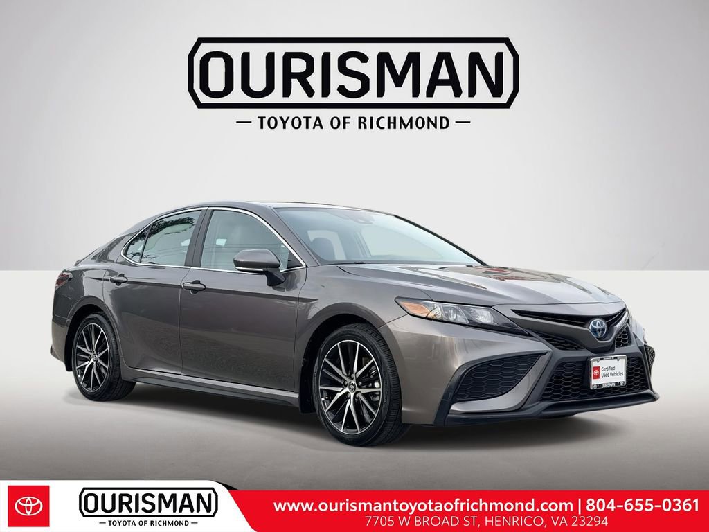 Certified 2024 Toyota Camry SE image 1