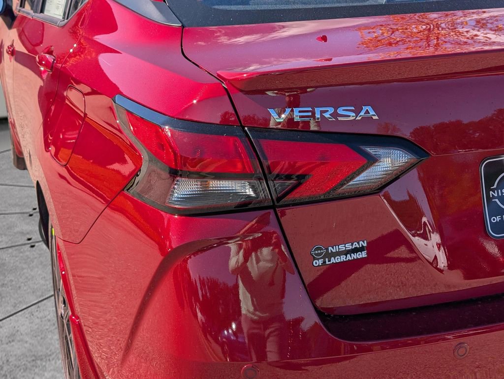 New 2025 Nissan Versa SR w/ Trunk Package image 24