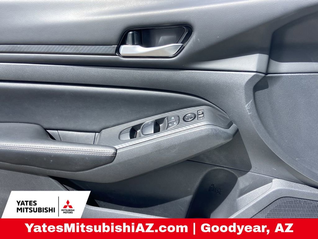 Used 2025 Nissan Altima 2.5 SV image 17