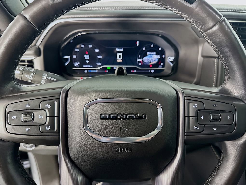 Used 2023 GMC Yukon XL Denali Ultimate AWD/4WD image 16