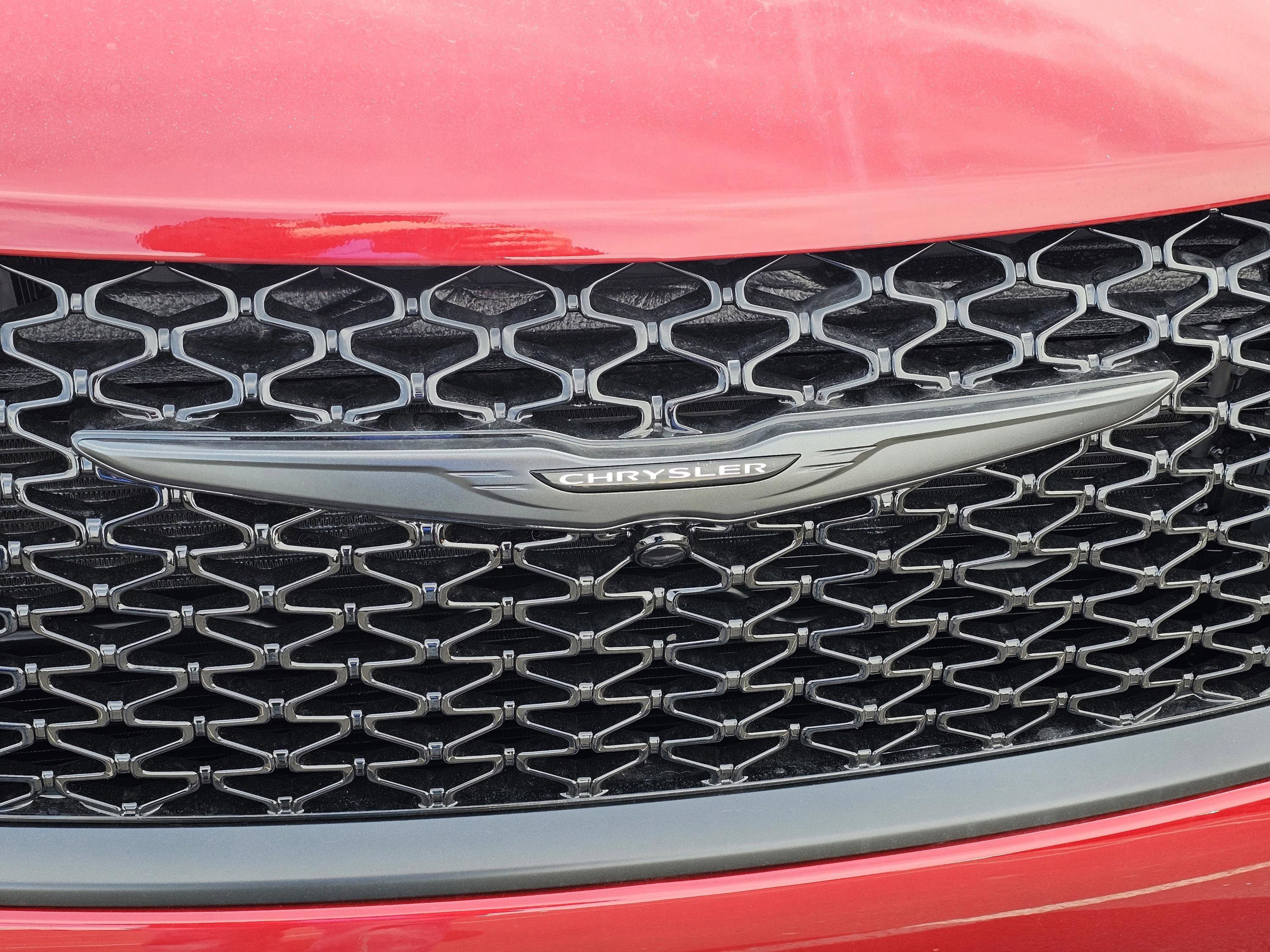 New 2026 Chrysler Pacifica Select w/ S Appearance Package FWD image 3