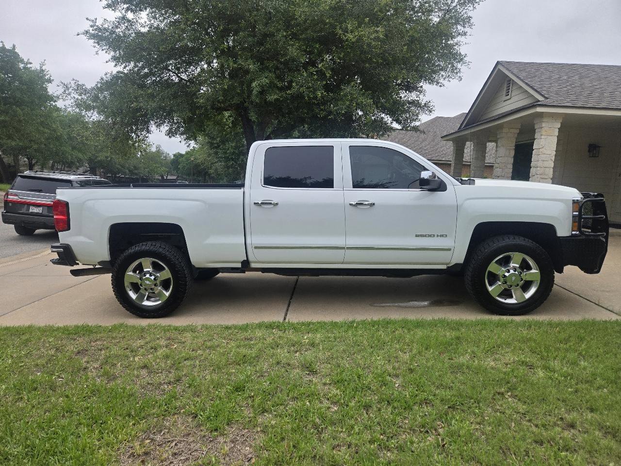 Used 2016 Chevrolet Silverado 2500 LTZ w/ LTZ Plus Package AWD/4WD image 5