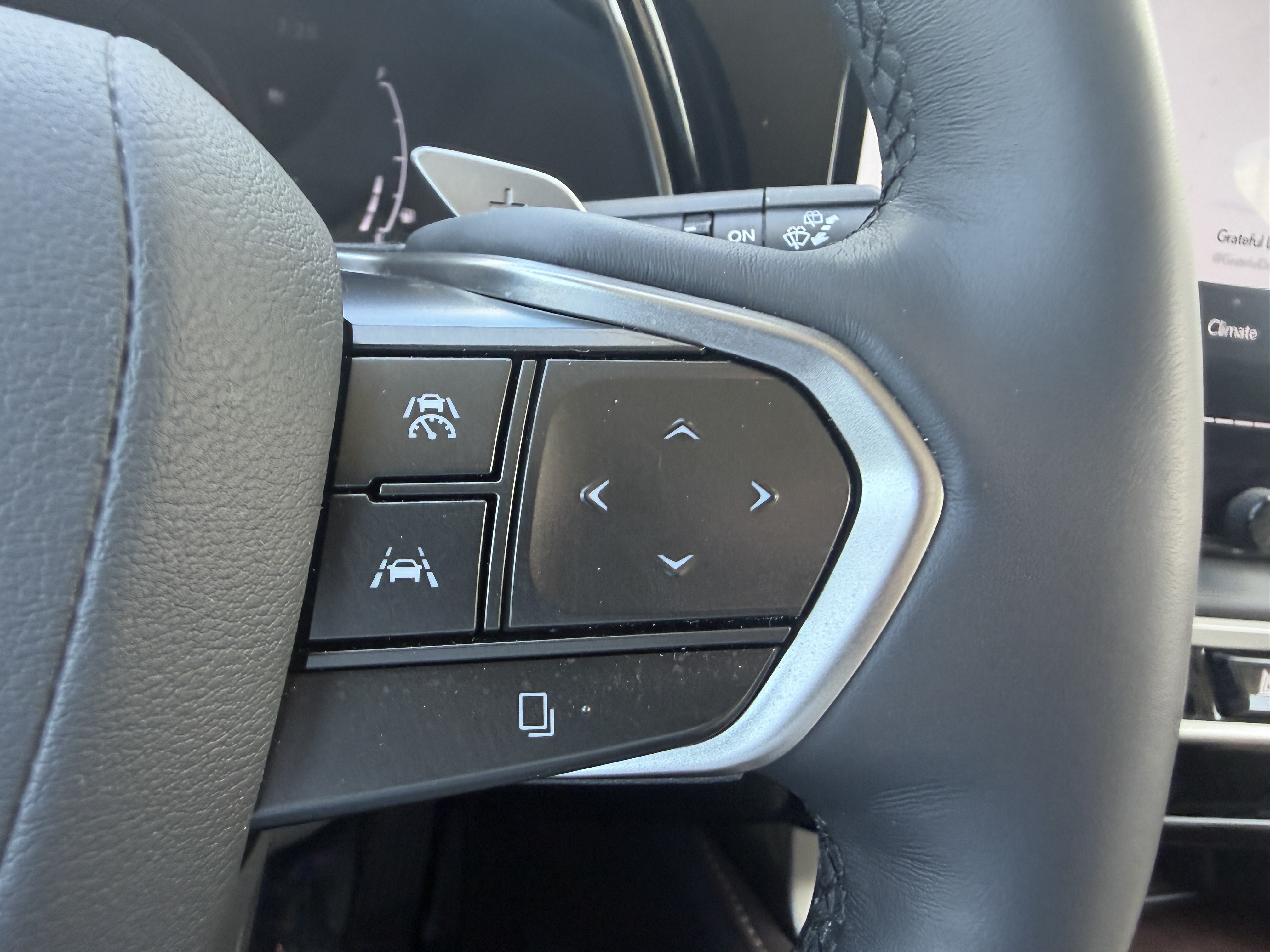 Used 2023 Lexus RX 350 FWD w/ Cold Area Package image 29