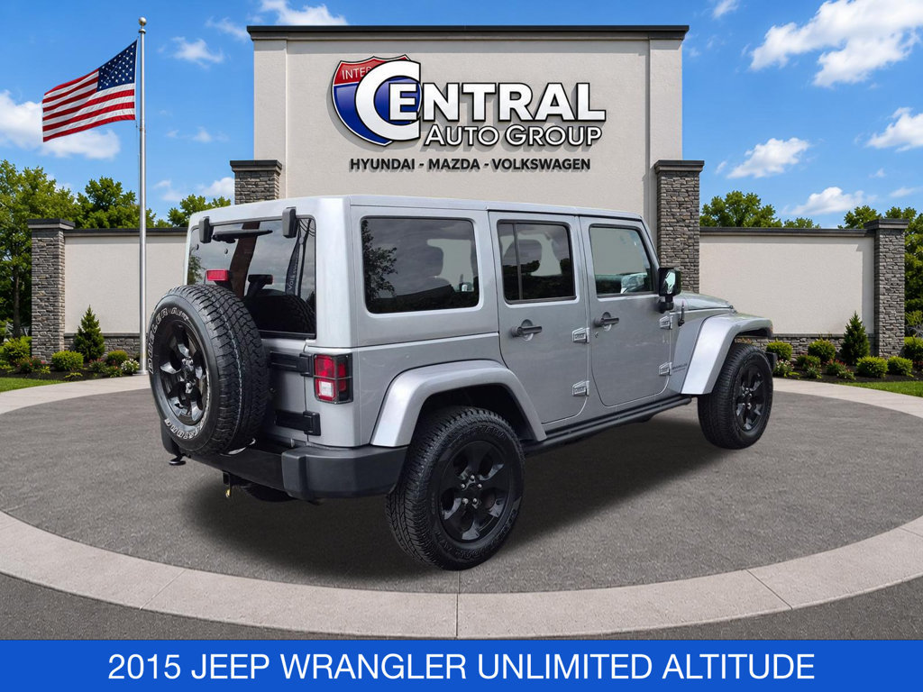 Used 2015 Jeep Wrangler Unlimited Sahara AWD/4WD image 8