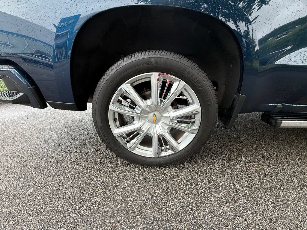 Used 2023 Chevrolet Silverado 1500 High Country w/ High Country Premium Package AWD/4WD image 37