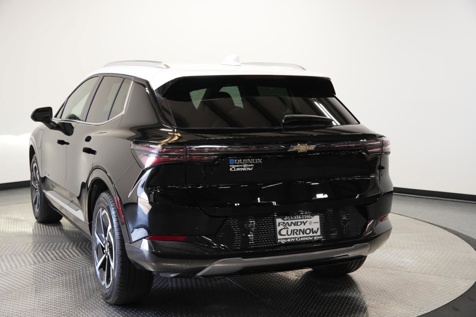 Used 2025 Chevrolet Equinox EV LT w/ Convenience Package image 5