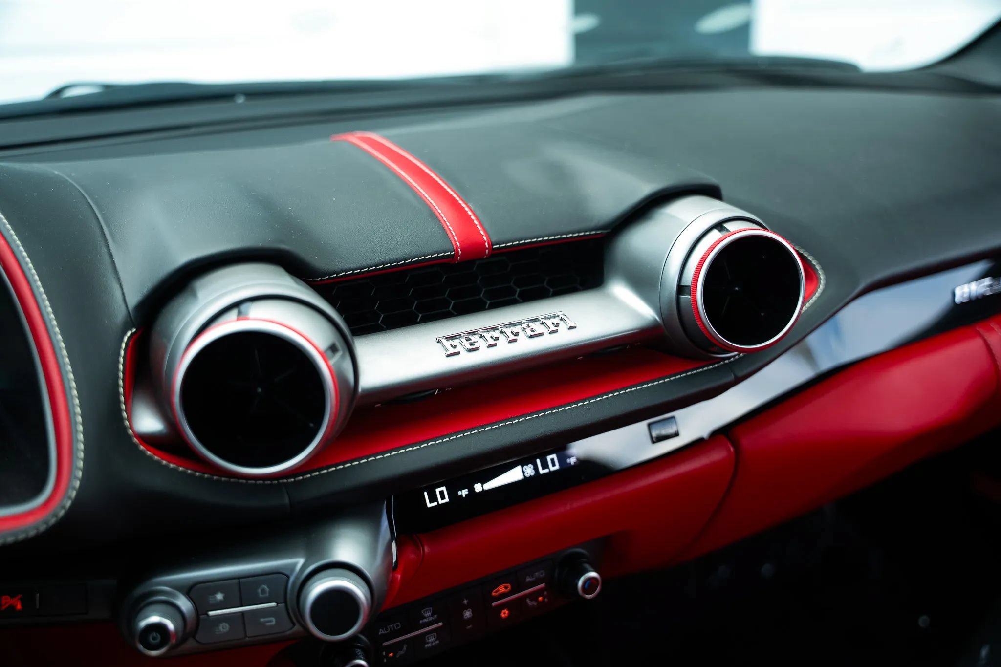Used 2019 Ferrari 812 Superfast RWD image 49