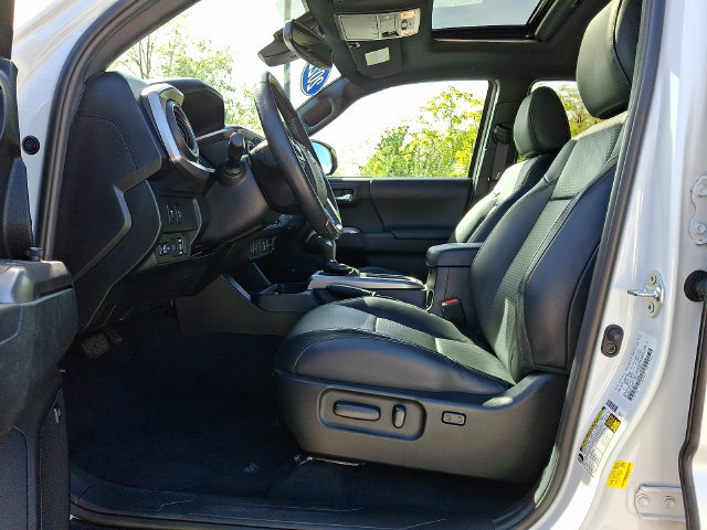Used 2022 Toyota Tacoma Limited AWD/4WD image 15