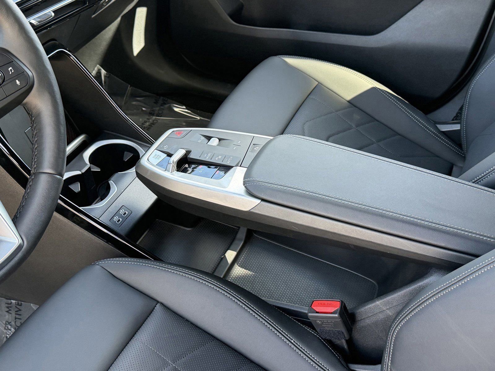 Certified 2025 BMW X2 xDrive28i image 21