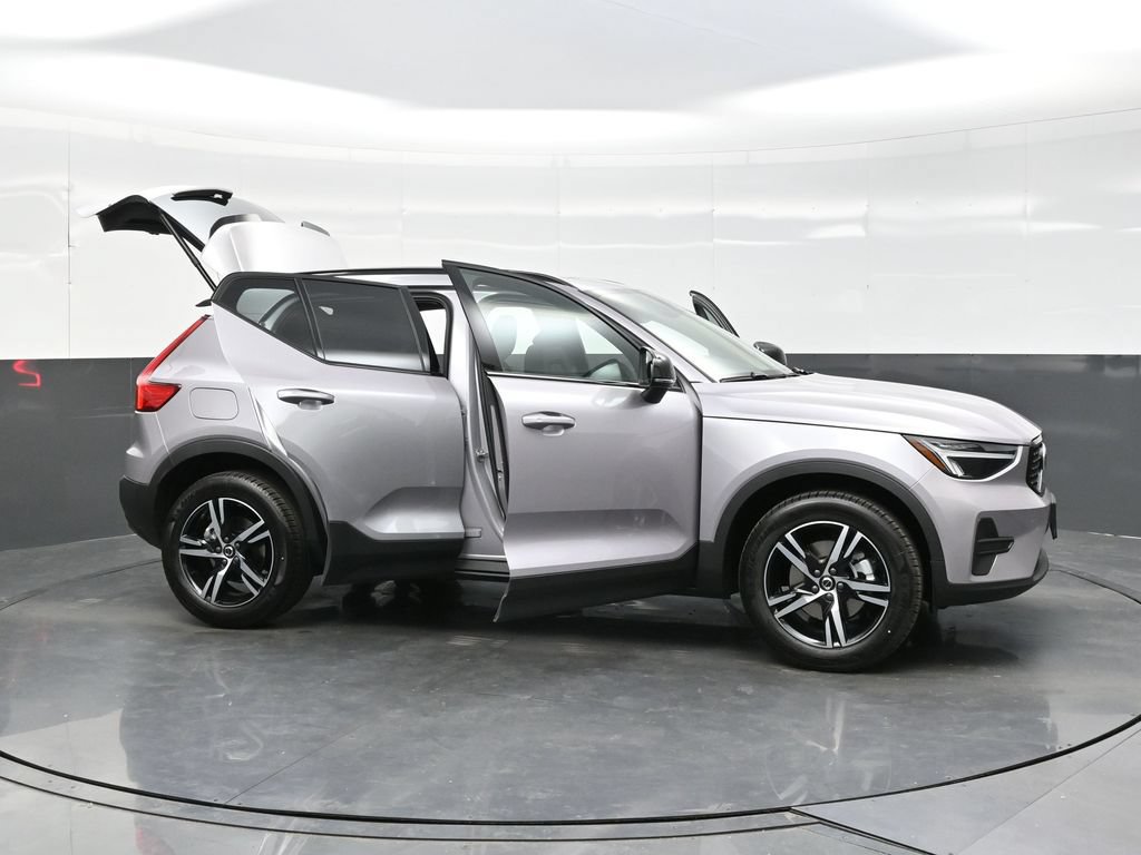 New 2026 Volvo XC40 B5 Core w/ Protection Package Premier AWD/4WD image 40