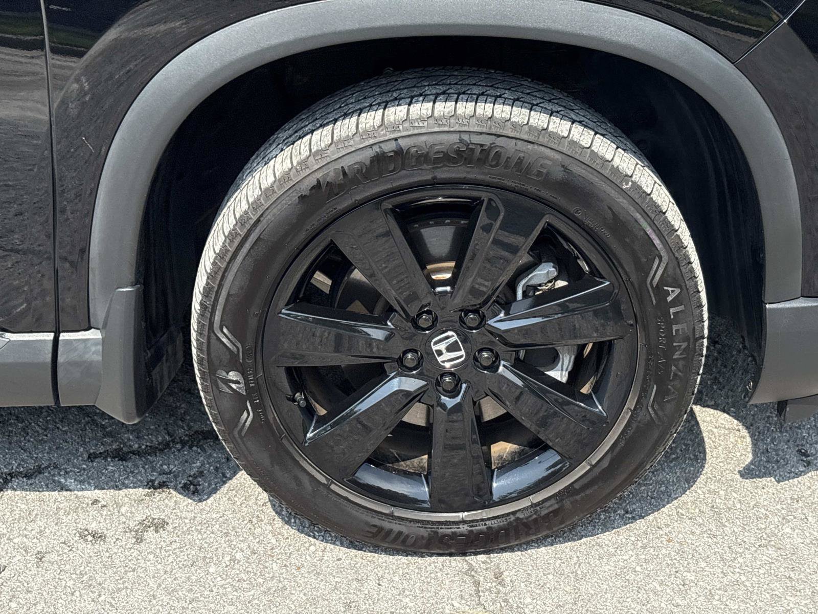 Used 2025 Honda Pilot Black Edition image 10