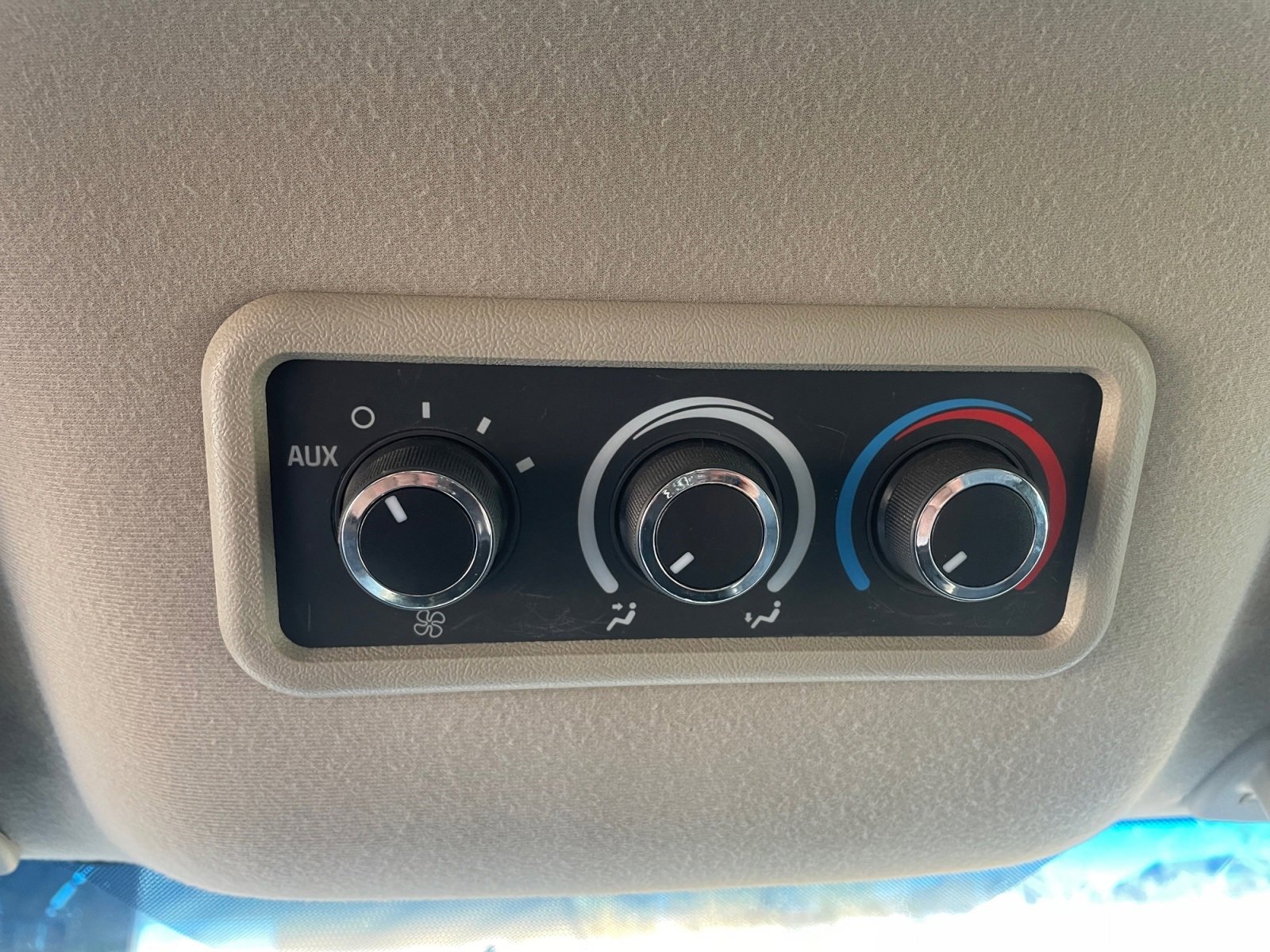 Used 2011 Chevrolet Express 2500 LS image 24