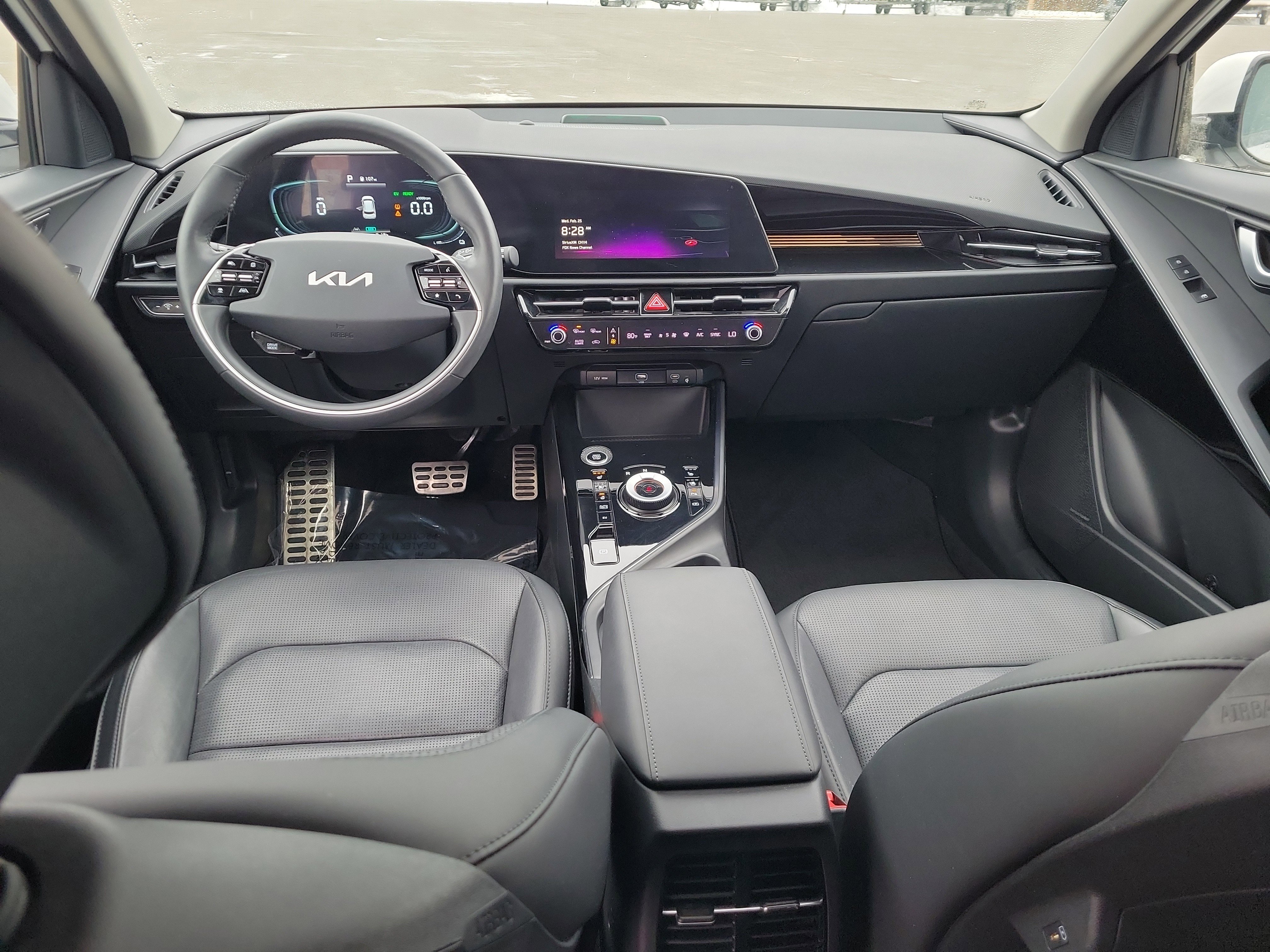 Used 2023 Kia Niro SX Touring image 18